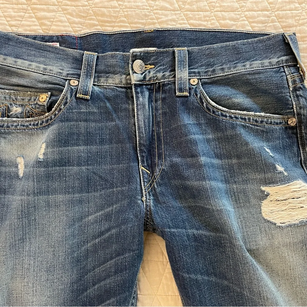 True Religion Made in USA Perfectly Distressed Bobby Jean SZ‎ 36 Style MJHT66U51